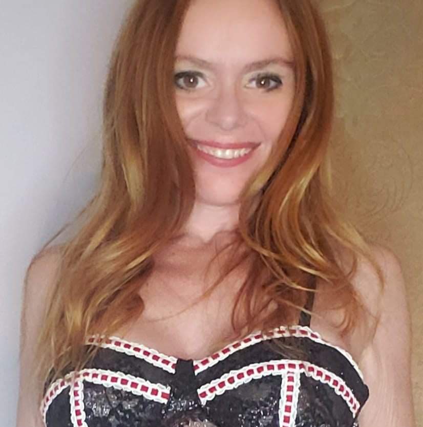 Jesstheredhead8's tweet photo. Confidence is knowing you're not everyone's cup of tea.  And being OK with that! 
#jessicatheredhead #redheads #redheaded #onlyfansgirl #onlyfansbabe #onlyfans https://t.co/UBiw1BclmX