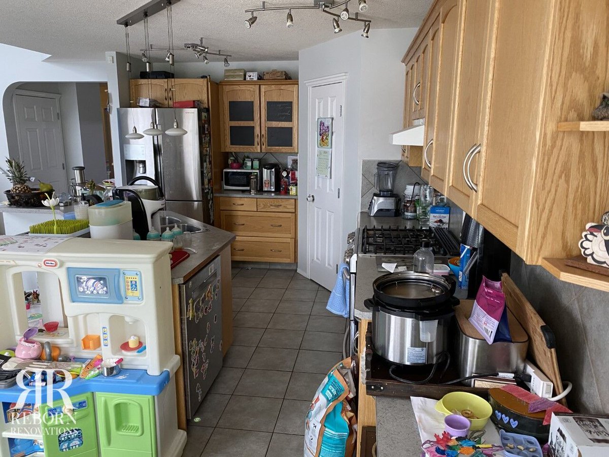 RenosReborn's tweet photo. ROCKY RIDGE // A brighter and more colourful space is exactly what these homeowners wanted, and we delivered!

https://t.co/PIY90wNqMh

#homerenovation #renovationproject #homeimprovement #diy #yyc #yychomes #yyclife #calgary #calgaryhomes #homedesign #newhome #calgarybusiness https://t.co/vd4YEhj6eT