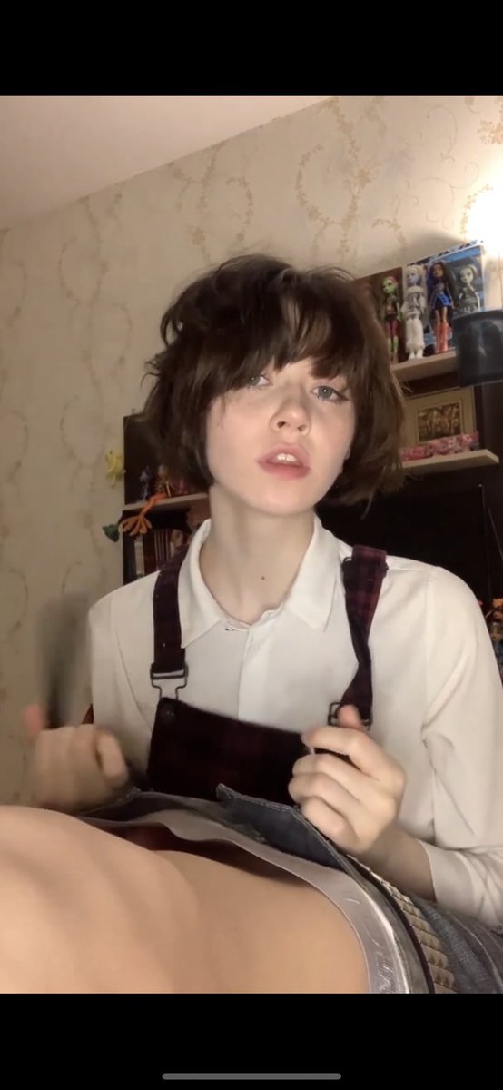 昨晚上半夜看小视频，总觉得女主有种女通讯录t的感觉？ https://t.co/LMvKDJXoSz