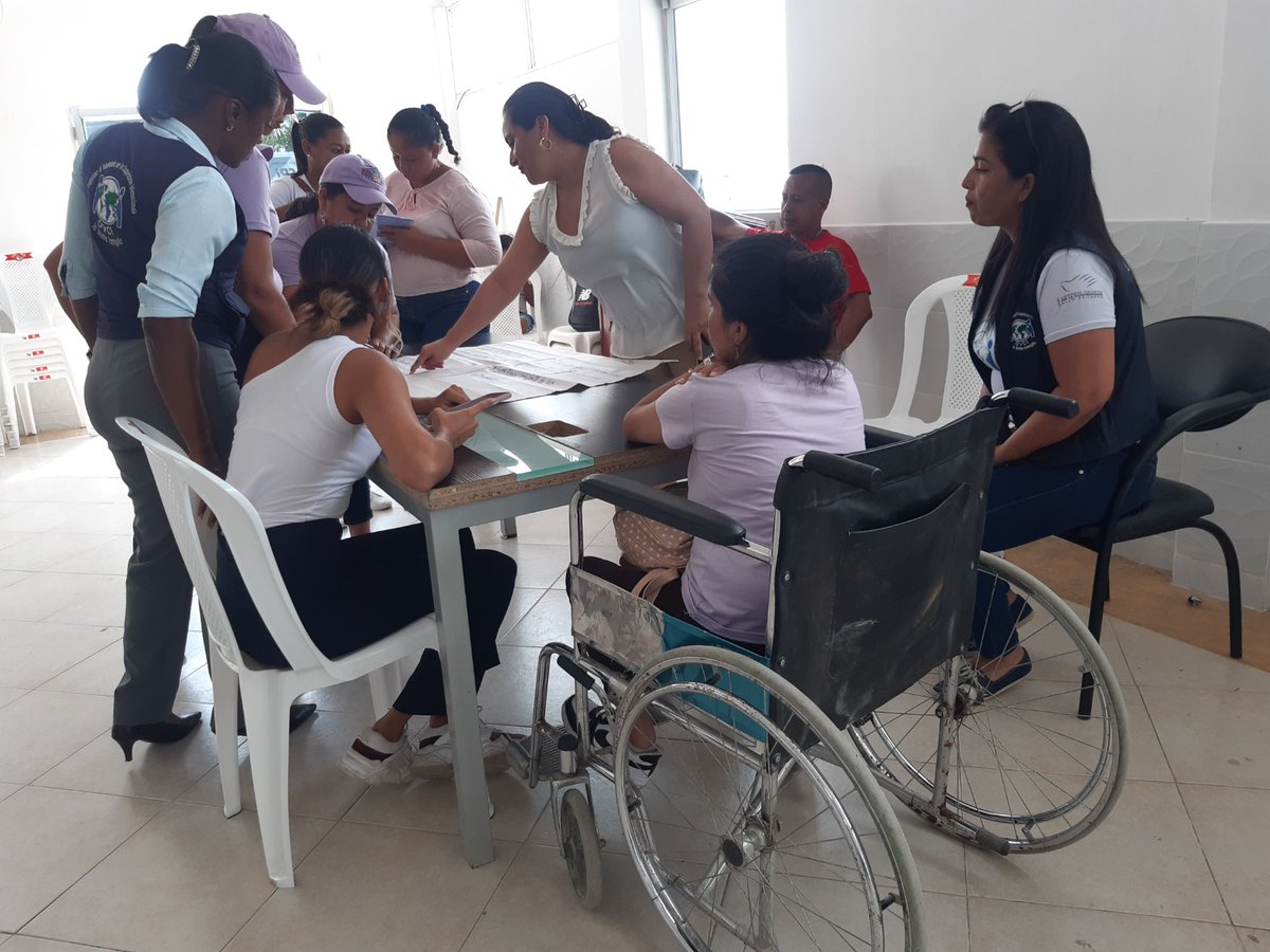 MuniAtacames's tweet photo. ¡Las personas con discapacidad no están solas!
No únicamente quienes padecen de discapacidad, sino además sus cuidadores recibieron capacitación por parte de #Ovci y @conadisecu, bajo la coordinación de la Secretaría Técnica del Consejo de Protección de Derechos de @MuniAtacames https://t.co/QOnZfwDWaM
