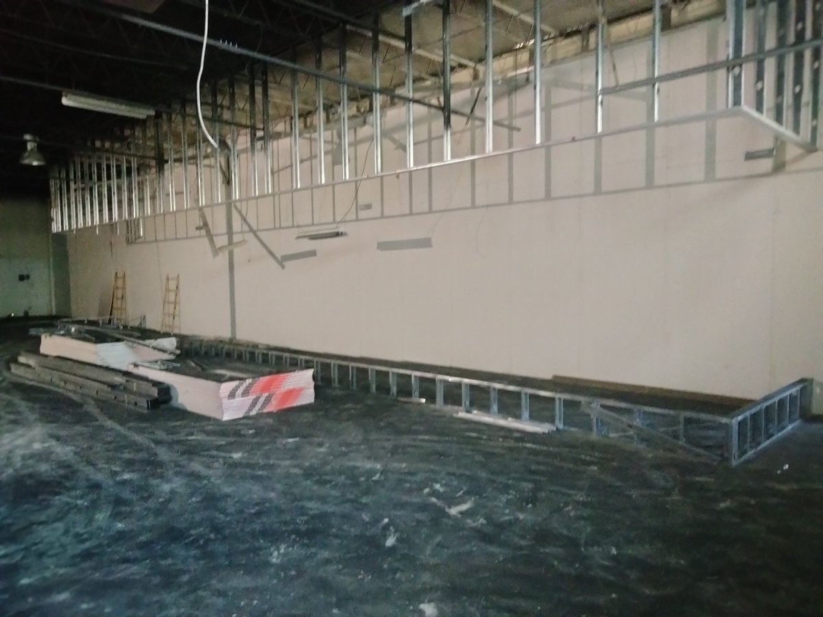 chandleesons's tweet photo. Progress at Taking The Climb, coming along smoothly! 🙌

Our team always works alongside the owner in order to ensure everything is done according to their vision and plans.

#Progress #TakingTheClimb #Gymnastics #WellUnderway #Brookhaven #StayTuned #ChandleeConstruction https://t.co/iNTNiv3i8e
