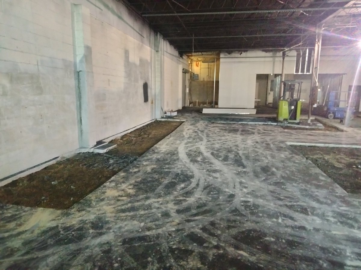 chandleesons's tweet photo. Progress at Taking The Climb, coming along smoothly! 🙌

Our team always works alongside the owner in order to ensure everything is done according to their vision and plans.

#Progress #TakingTheClimb #Gymnastics #WellUnderway #Brookhaven #StayTuned #ChandleeConstruction https://t.co/iNTNiv3i8e