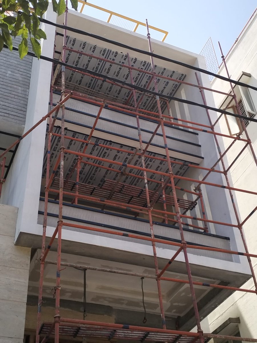 SumadhuBuildte1's tweet photo. On Going HPL Cladding Project with Top U Groove Style in Uttarahalli, Bangalore. #Frontelevation #Claddingwork #Residential #AlstoneHpl #Wallcladding #Elevationwork #Project #Facade #ArchitecturalDesign #Newhome https://t.co/GlmIXI4nA0