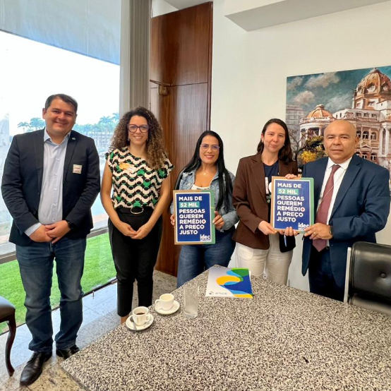 BioredBR's tweet photo. 💊Queremos Remédio a Preço Justo! 

Na última segunda-feira (10), nós da @BioredBR estivemos juntos com @idec, @comunicacns, @conasems e @InescOficial, no gabinete da Presidência do Senado para falar sobre a garantia de medicamentos a preços acessíveis à população https://t.co/qpwjel0oPv