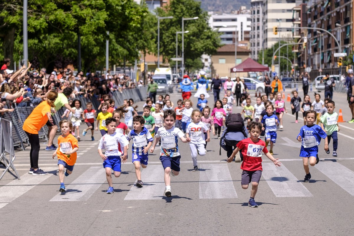 LHenJoc's tweet photo. 👟ATLETISME: Torna la Milla Urbana i Solidària de Santa Eulàlia @millasantaeula.

📆El proper 1 de maig al circuit del carrer Amadeu Torner.

⛑️Tornarà a col•laborar amb l’Hospital Sant Joan de Déu @SJDbarcelona_ca i la @CreuRojaLH.

📲https://t.co/eczzWBH63K https://t.co/3Es3x0133R
