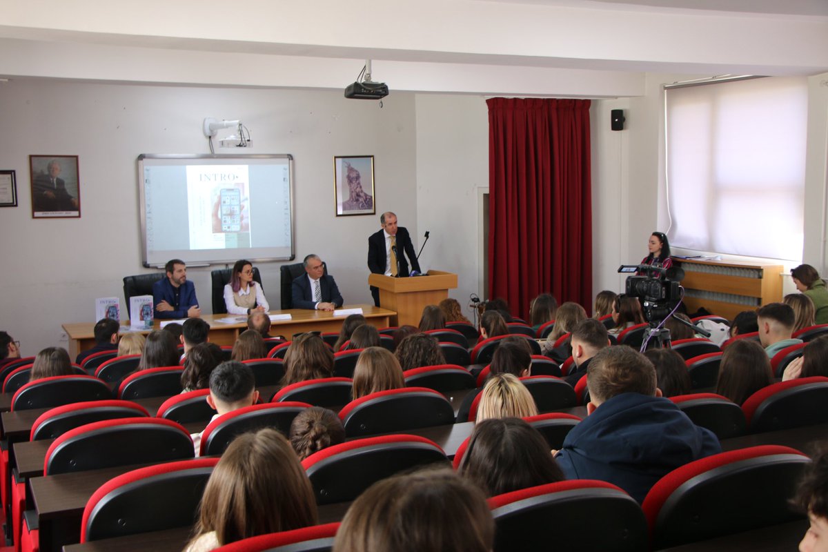 Rektorati's tweet photo. Departamenti i Gazetarisë - UP ka promovuar sot revistën “INTRO”, që i dedikohet edukimit medial.

🔗https://t.co/0TMifkiGbe

#UPisUP https://t.co/GdylxxM8zy