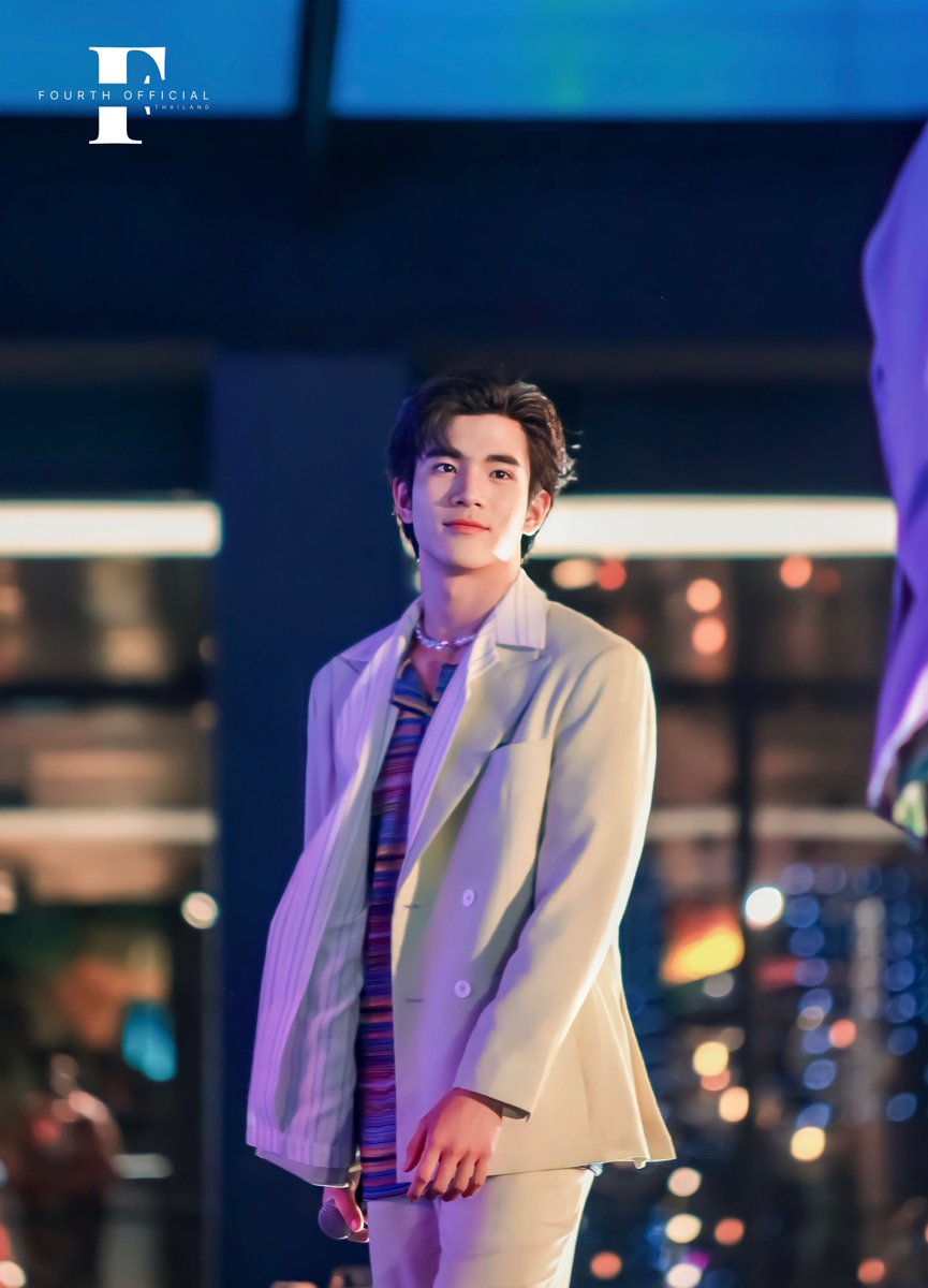 FourthOfficiall's tweet photo. ไม่ต้องมีหรอกเก้าอี้ น่ารักขนาดนี้โฟร์ทยืนหนึ่ง 💙❕
ปล.โฟร์ทของแท้ต้องจิ้มแก้มนะครับ 🌀

ULTRASONIC GEMINI FOURTH

#SiamParagonSummer2023xGF 
#Fourthnattawat 
#โฟร์ทณัฐวรรธน์ 
@tawattannn https://t.co/TnhUZD2e5m
