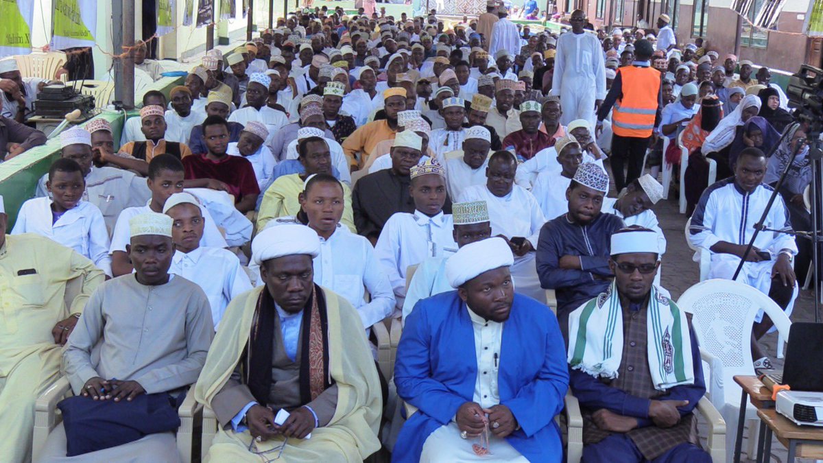 Asadiqmedia's tweet photo. Siku ya Quds Duniani
Jumuiya ya Shia Ithna'asharia Tanzania T.I.C Chini ya Sheikh Mkuu Maulana Hemedi Jalala Mwakindenge Leo Tarehe 12/04/2023 imeandaa Semina ya Quds Duniani iliyowajumuisha Masheikh na Maimam wa  mkoa wa Dar es Salaam Takriban 350. https://t.co/FcM2f9h5MS