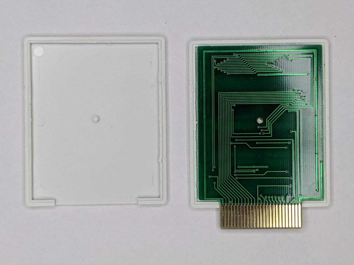 herrkuhn's tweet photo. Finally got my hands on a 16 MBit MGD2 DRAM card yesterday. And what do you do with such a valuable item? You crack it open, of course. π #MGD2 #GameDoctor https://t.co/n2echoEsZg
