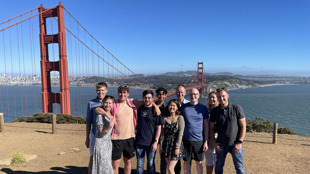 1 month until the Future Worlds Cohort 23 jet off to San Francisco! ✈️📍🌎

Whilst out there, they'll mix it up with investors and startup founders all over Silicon Valley! 👩🏽‍💻⌨️

Here's a little throwback to last year's Cohort in SF! 🌅🌆

#siliconvalleytrip #Cohort23