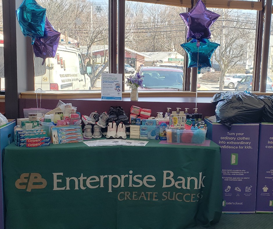 Caties_Closet's tweet photo. Thank you @EnterpriseBank on Lakeview Ave in Dracut for hosting this super successful drive! Thank you for supporting our mission!!
You can host a drive too! Learn more here: https://t.co/imRqmvJUEB
#hostadrive #getininvolved #companyengagement https://t.co/mVPpLGOiHA
