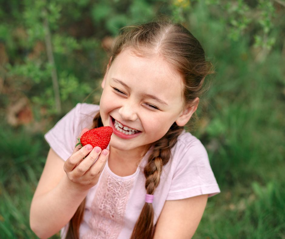 AlaskasDentists's tweet photo. #DYK #strawberries are good for your teeth? They contain the natural enamel whitener malic acid. 🍓 #WellnessWednesday https://t.co/brEHEZqgUp