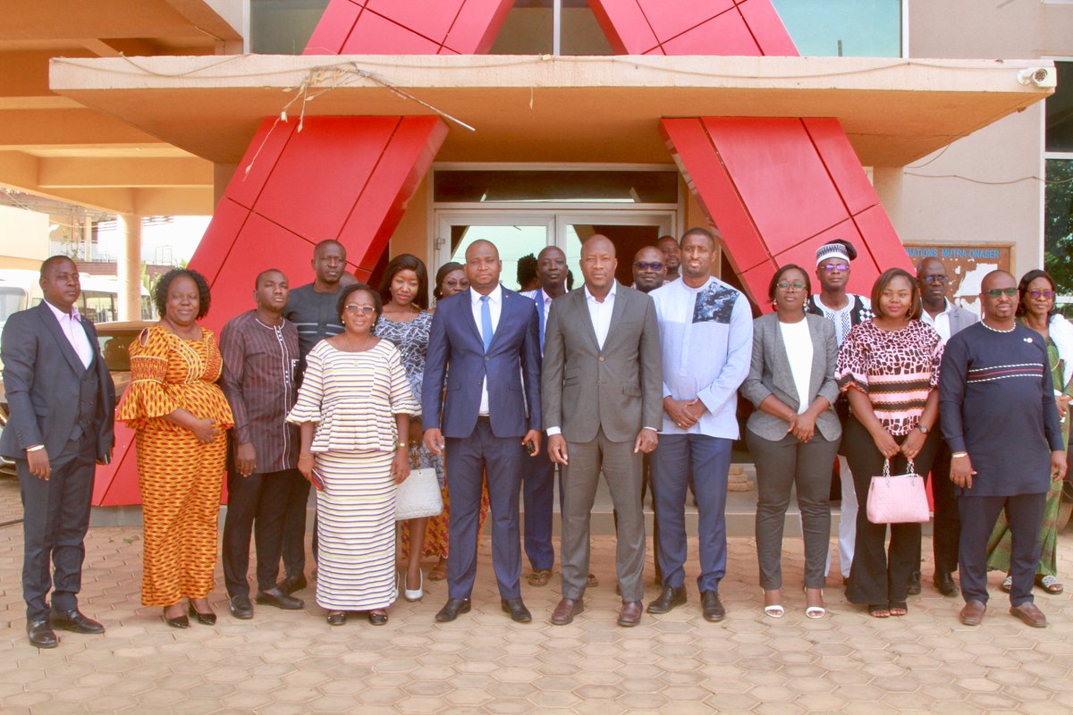 IAMGOLD_Corp's tweet photo. IAMGOLD, donateur de 160 k$ US à la campagne, et l’Office National de Sécurité Routière du Burkina Faso ont lancé ensemble une campagne nationale de #sensibilisation à la #sécurité routière pour freiner le taux d’accident routier et inculquer de bonnes habitudes de sécurité. https://t.co/lN198KDdMp