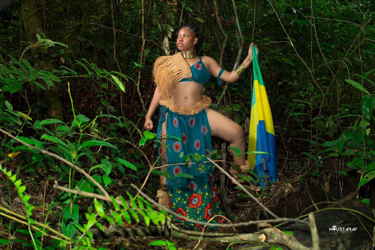 loangoze's tweet photo. Mercredi #Loangozé

Comme tous les mercredis, c’est la journée consacrée aux arts et cultures du Gabon. On diffuse et on consomme gabonais dans tous les domaines. 

@espoirlatigress partage avec vous #MA_BISS. Le clip est là 👉🏾 https://t.co/2YOC2XwzPn

📸 Moustaraf Photos Vidéo https://t.co/HW8GS2uqie