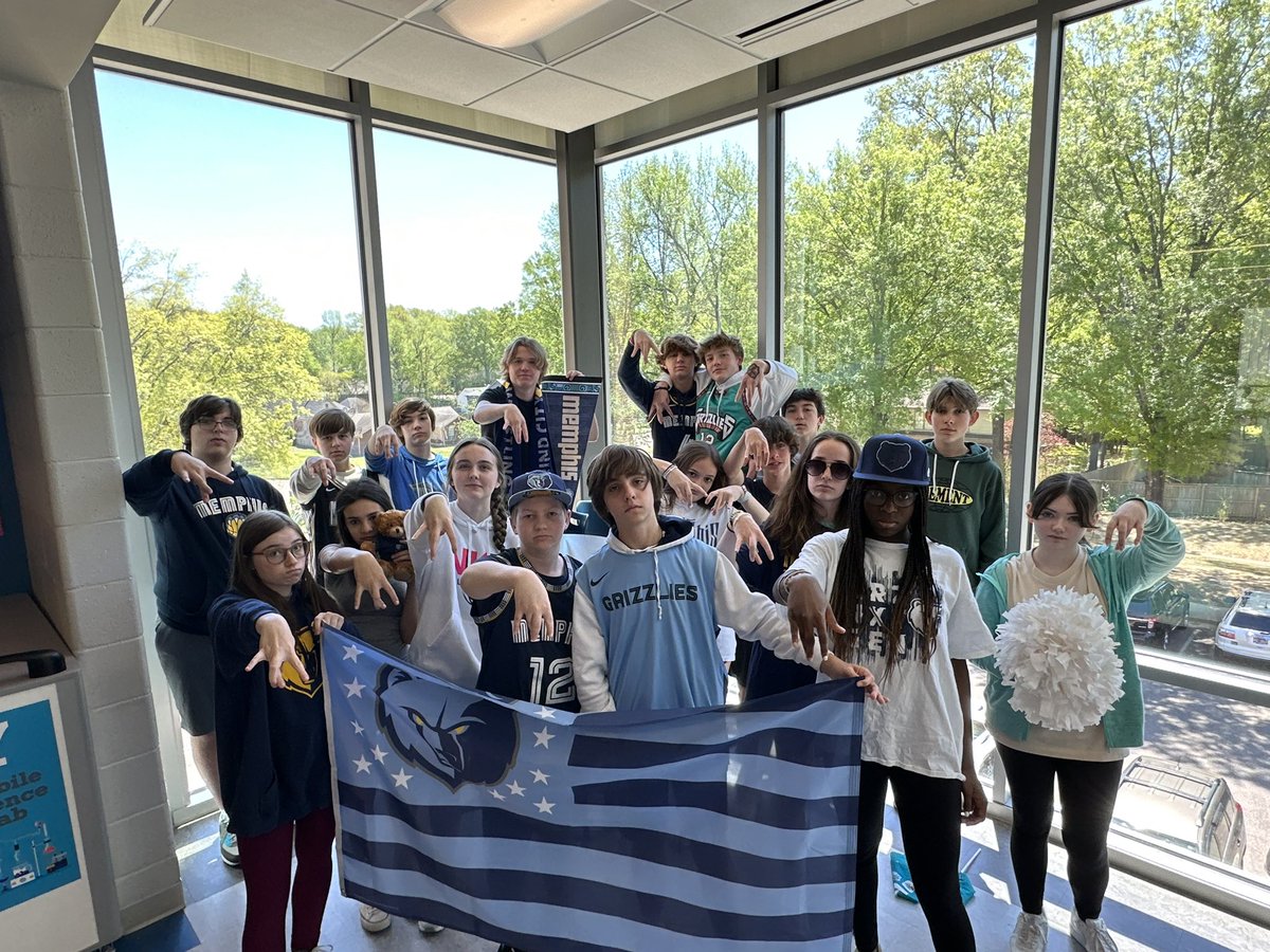 ponderthisSCI's tweet photo. BIG MEMPHIS 〽️ @memgrizz @gmsdk12 @WeAreRiverdale #BigMemphis https://t.co/VOwH22imP9