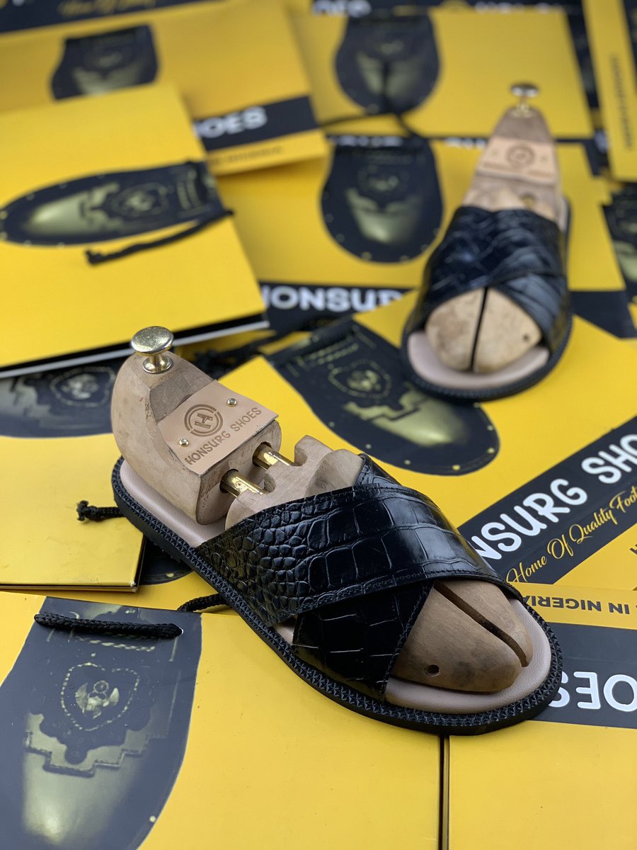 Honsurg1's tweet photo. Please RETWEET 🤲

ALAN is the perfect blend of style, comfort, and durability! 

ALAN is versatile enough to be worn with jeans, shorts, or even traditional outfits. 
ALAN sells for N15,000 and he’s available in your preferred sizes.
Dm to get a pair for yourself and loved ones. https://t.co/Pxt5nMGcHP