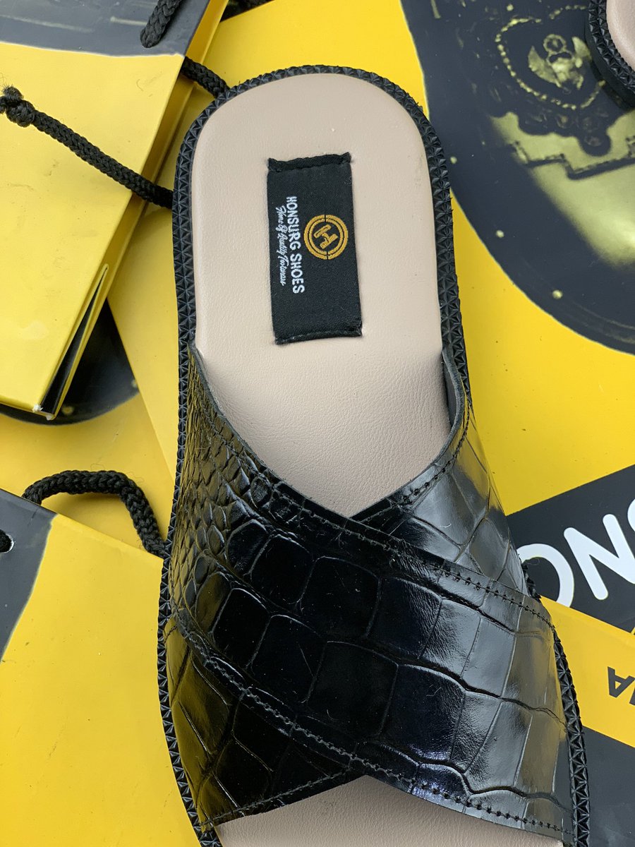 Honsurg1's tweet photo. Please RETWEET 🤲

ALAN is the perfect blend of style, comfort, and durability! 

ALAN is versatile enough to be worn with jeans, shorts, or even traditional outfits. 
ALAN sells for N15,000 and he’s available in your preferred sizes.
Dm to get a pair for yourself and loved ones. https://t.co/Pxt5nMGcHP