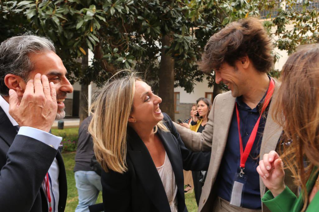 marifrangr's tweet photo. Qué bonito compartirlo con @pedroelgranain0, @manuellombo y @Rocio_DiazJ 💙

El #ParlamentoAND aprueba la Ley Andaluza del Flamenco, 
primera norma dedicada a este arte en la historia de nuestra comunidad. https://t.co/vWeSxtRuMi