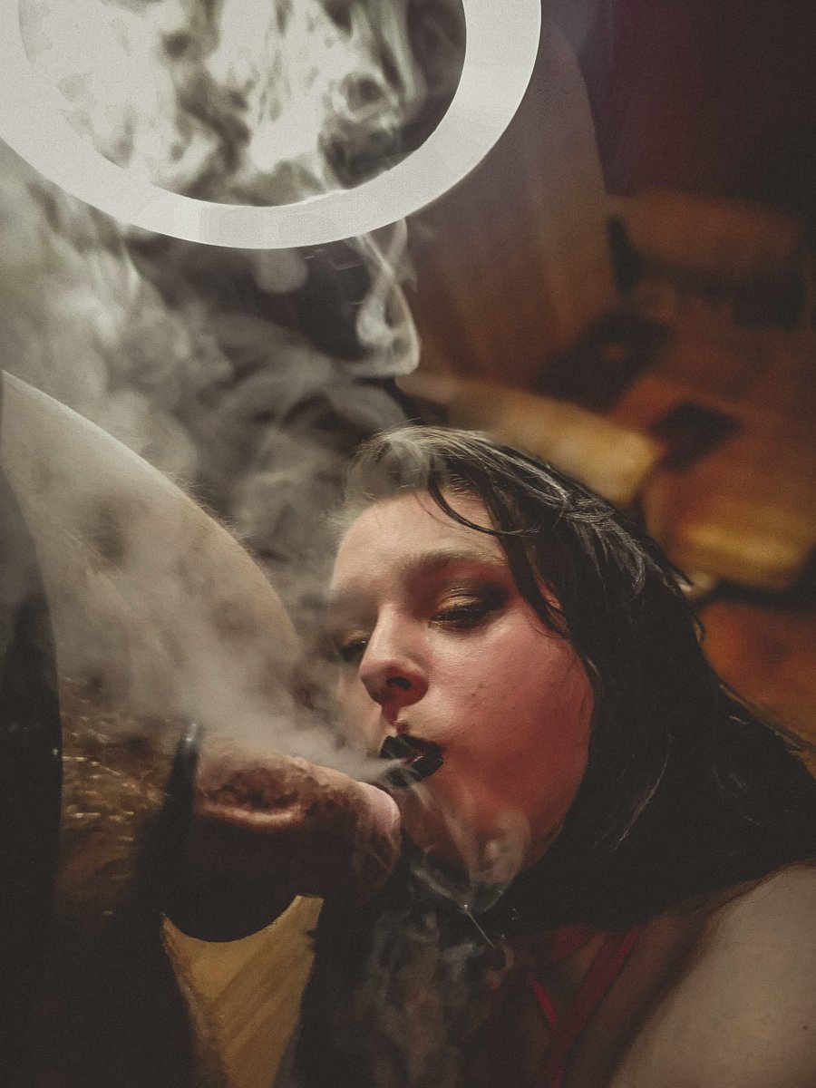 MoonFox_x's tweet photo. New set from the dungeon 

#boygirl #bj #smokingfetish #smoking #kitten #submissive #bdsm #kinky #kinky #largedick #bbw #bbwmodel #contentcreator https://t.co/OsLqBeVTTP