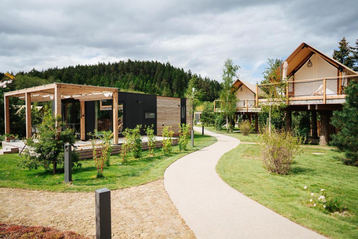 منتجع Lakeside Petzen Glamping في Unterlibitsch في موقع فاخر مابين #بليد وفيلاخ والشمال الايطالي يضم المنتجع مواقف سيارات ويتوفر عدة أماكن سياحية ووسائل نقل ومطاعم على مقربه من المنتجع.

petzen.net/en/holiday/lak…