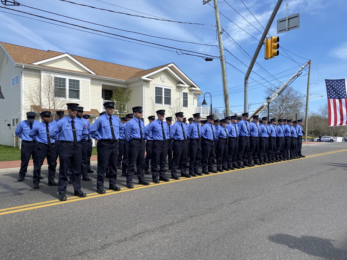 dsvmorris's tweet photo. For Capt. Alison Russo. #HuntingtonStation #HCFAS https://t.co/yvtoaCVJlg