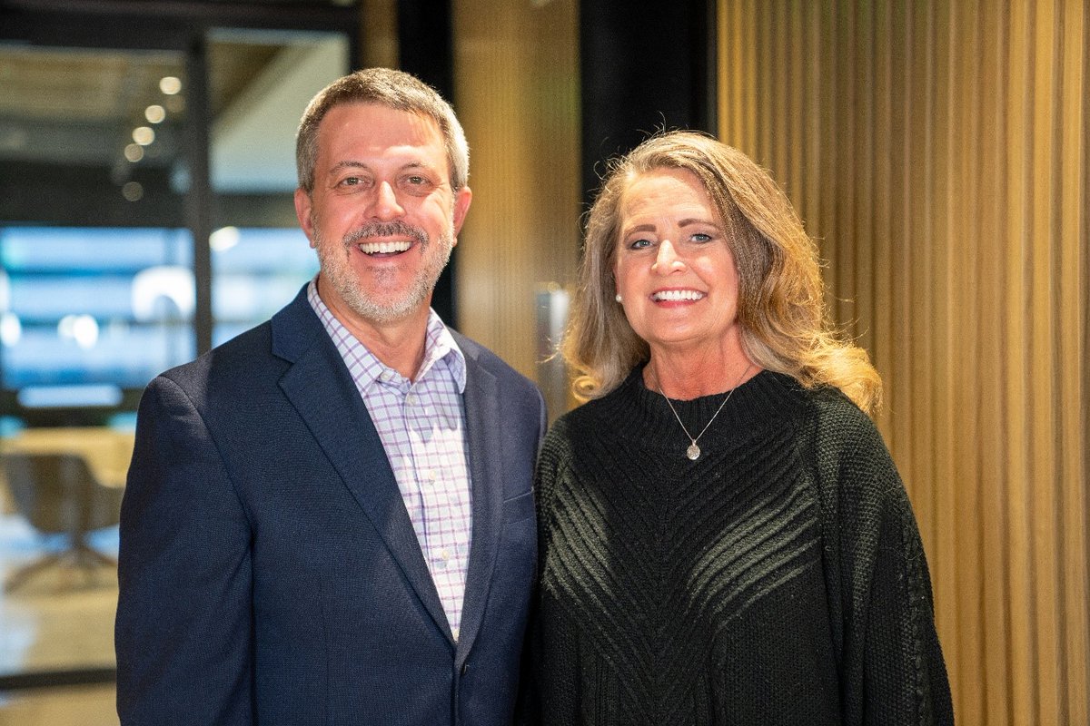 Honorable real estate industry experts join Lake Homes Realty as the company expands into their new location. Read more on yahoo 👉 lakehomes.site/3nYFRiq 

#industrynews #realestate #lakerealestate #luxuryrealestate #lakehomesrealty #lakehomes #lakefront