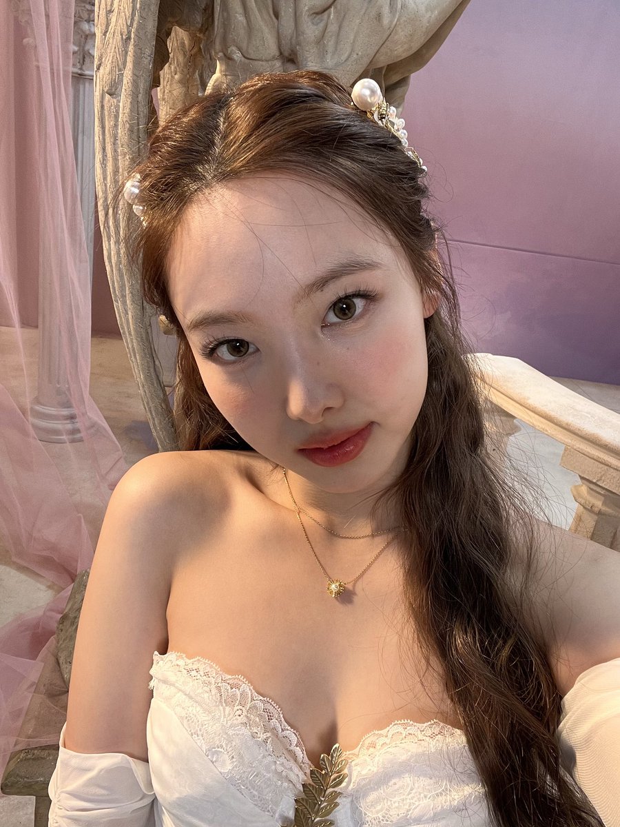 inybbl's tweet photo. 🧸💬 [10:35PM KST]

“It’s really been a long time” https://t.co/EgYnbQbmSM