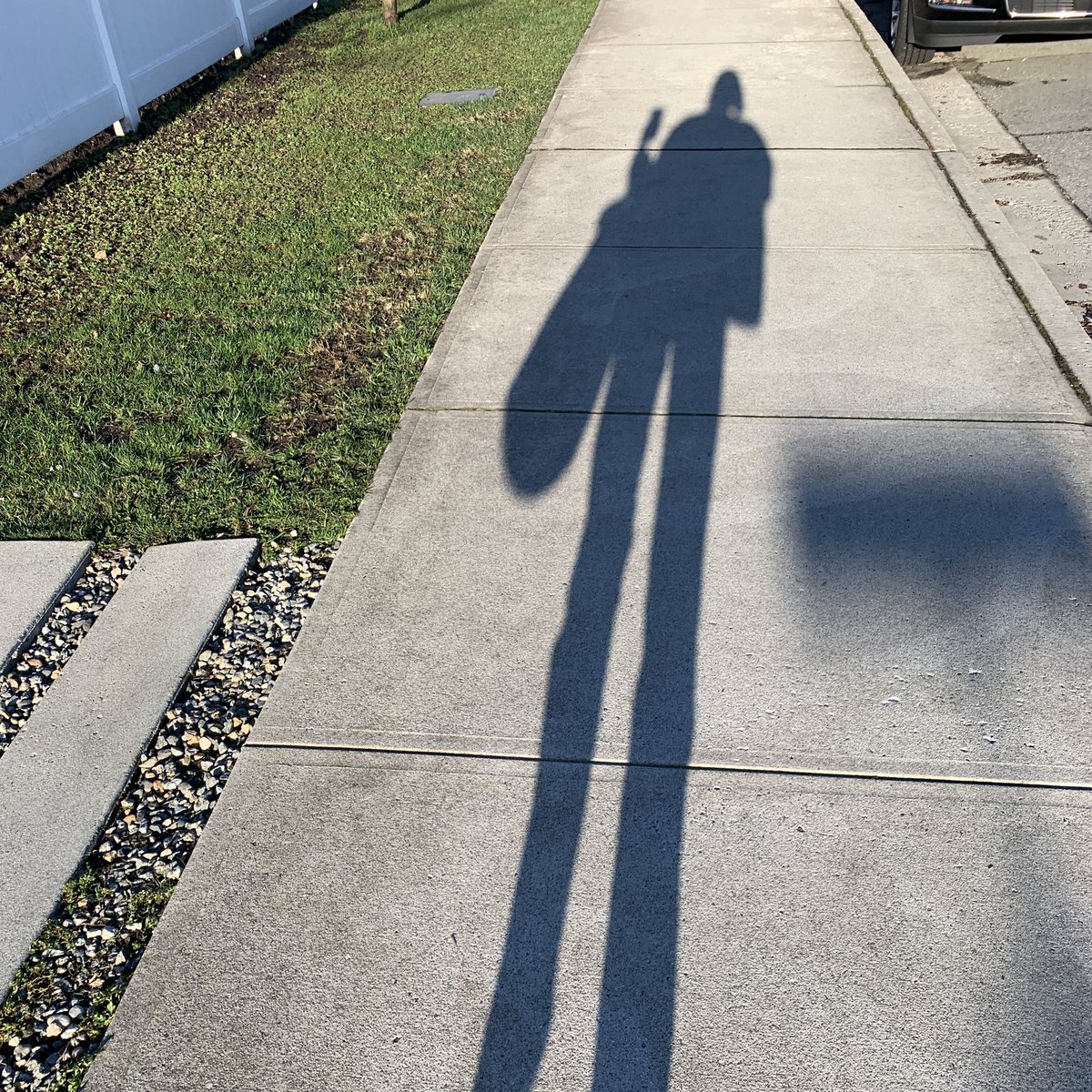 I was just asked if I’m a teacher. I have “the look”. Hehe 
I guess it’s the 🧳☕️😴 labourious walking? (I soon got picked up for a ride from a colleague one block from school 🙈)