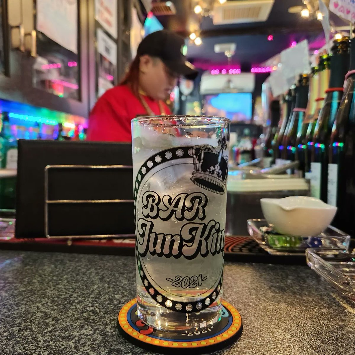 mrkobayashi1970's tweet photo. ヨシユキと帰りがけに駅前のbarに寄ってみたらグラスエクスチェンジ企画を知っていてくれて今度トレードすることになった。高田馬場を盛り上げる仲間とまた繋がれて嬉しかったってハナシ！

#高田馬場 #駅前ビル #早稲田通り #早稲田口 #高田馬場コネクション #bar https://t.co/rxicnHSfEH