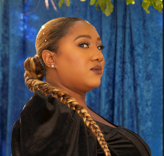 Multifaceted Creativity: Ashley Nicole Black and Brett Goldstein Share Insights at NAB Show 2023 - Black inks multiple platform deal to produce content for Warner Bros. Television <a href="/ashleyn1cole/">Ashley Nicole Black</a> <a href="/brettgoldstein/">Brett Goldstein</a> <a href="/WBITVP/">Warner Bros. International Television Production</a> #NAB2023
techbomb.ca/general/multif…