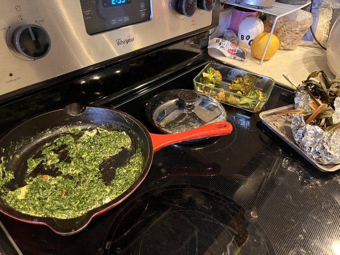 Used the Lau Kī I got from a 💐 sent from home 🏝️ to make some laulau and vegan squid luau with spinach<a href="/tag/hawaii"class="tags"><span>#hawaii</span></a>