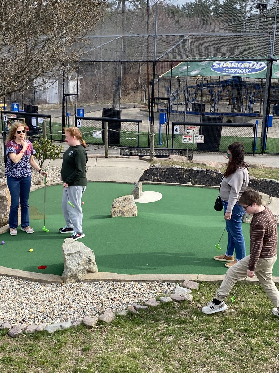 Gates Middle School tweet media