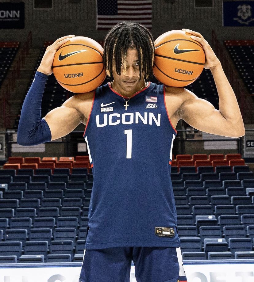 DushawnLondon1's tweet photo. UConn commit Solomon Ball talks the Huskies national title run, the strength of the Big-East, and what he’s working on before getting to campus.
“Five championships is a lot especially because a lot of programs dont even have one.”
Story: https://t.co/7Pru0xckWw https://t.co/JLWhzomJL9