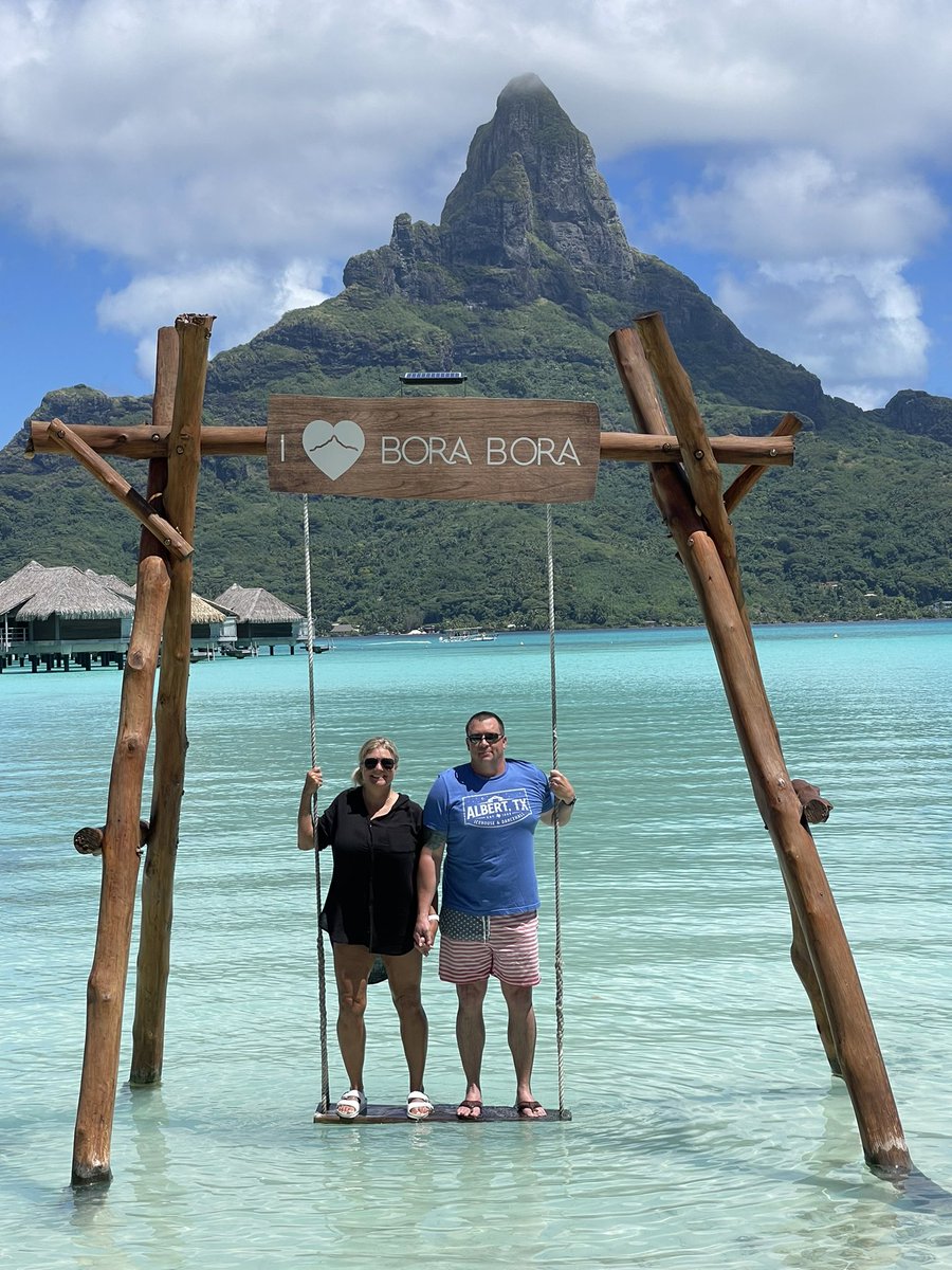 mize_steven's tweet image. Happy 20 years @heamize. You get a one way ticket to Heaven for putting up with me for 20 years. Moon and back.