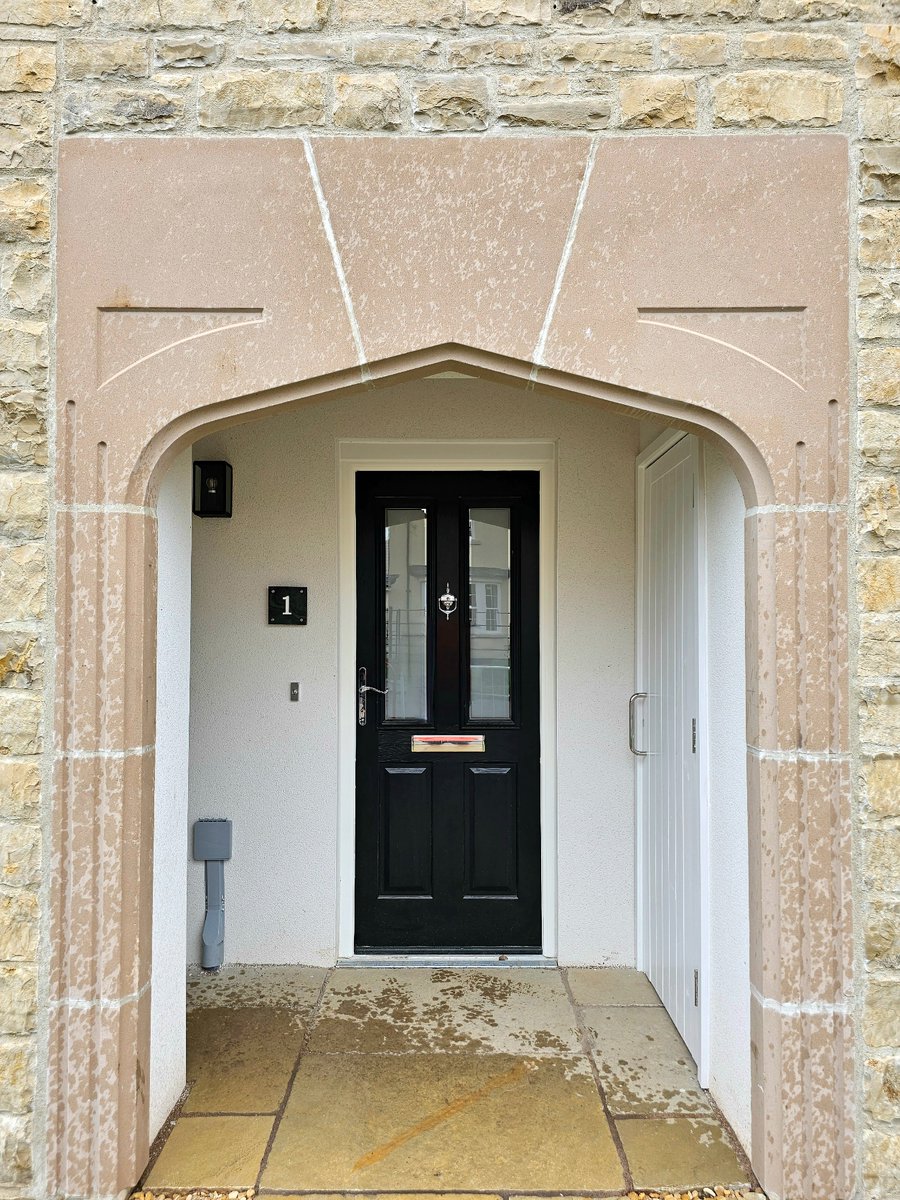 HalsallConstruc's tweet image. Take a sneak peak at our site Holden Gardens, Wedmore with windows offering lots of natural light, open plan design, &amp;amp; natural wooden ceiling beams 😍 Keep your eyes peeled for completion pics &amp;amp; details soon! 🏡
#NewBuildHomes #LuxuryHomes #ConstructionIndustry #IndustryLeaders