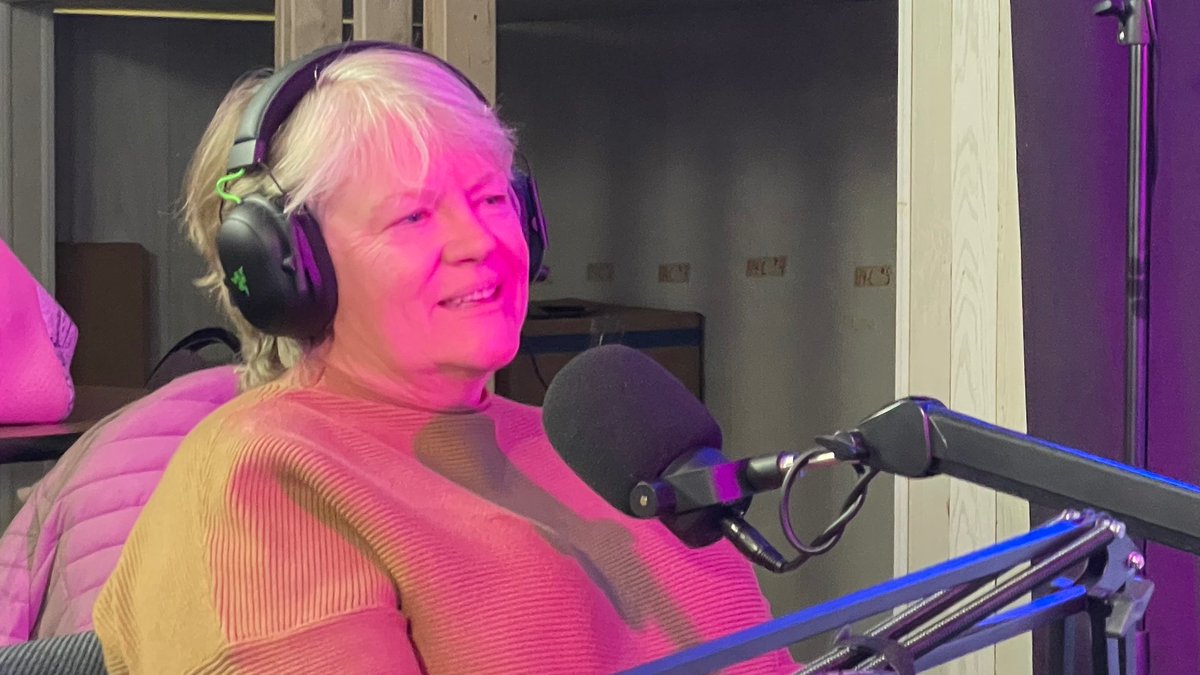 Devem's tweet photo. This episode: Joanne Kirven, Director of Nutrition for @BeaufortCoSchNC, a native of the UK. Listen as she explains how meals are picked & prepared #ThinkDifferentThinkBCS #BCSStudios @kristensaputo
Listen Here: https://t.co/Eeb7MD3Mtq https://t.co/2Wcc08kvgG