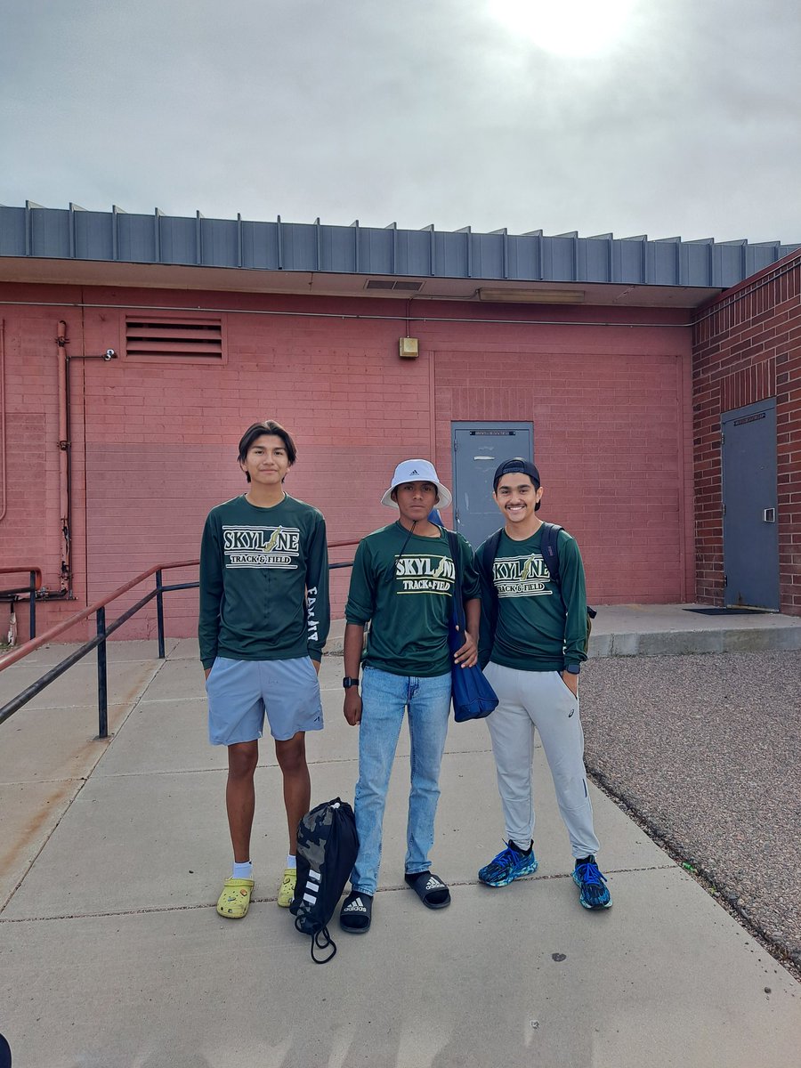 Row_Fight_Win's tweet photo. THANK YOU to our #Run3rd Volunteers David Ponce, Joey Lovato, Margarito Roman, and Sophia Markey!
@SkylineCoyote https://t.co/keaUO7NtyZ