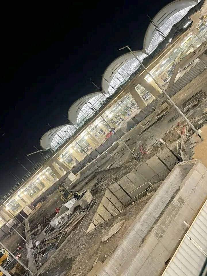 TheAlgiersPost's tweet photo. 🇩🇿| Le chantier d'extension du métro d'#Alger vers l'aéroport international Houari Boumediene avance à bon rythme. Les travaux de génie civil, réalisés par #Cosider, devraient être achevés d'ici mars 2024. #Algérie https://t.co/dVpCHG9tCp