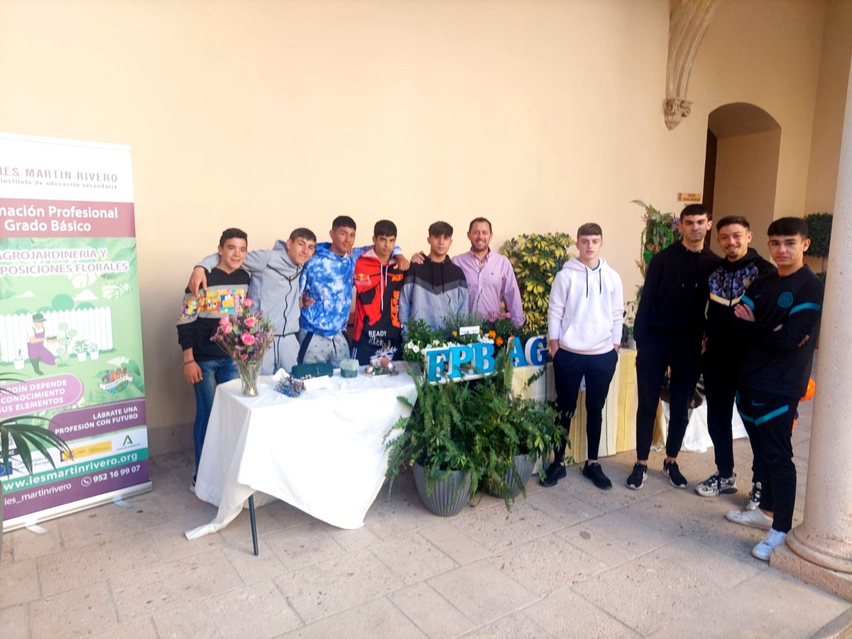 IESMartinRivero's tweet photo. Hoy 12 y mañana 13 de abril celebramos en el Convento de Santo Domingo la II Feria de FP, donde se puede encontrar información sobre la diferente oferta educativa de Ronda y la Serranía. Colabora @AytoRonda. Hoy miércoles por la tarde hay entrada libre, de 16:30 a 18:30 https://t.co/fddhXR1d74