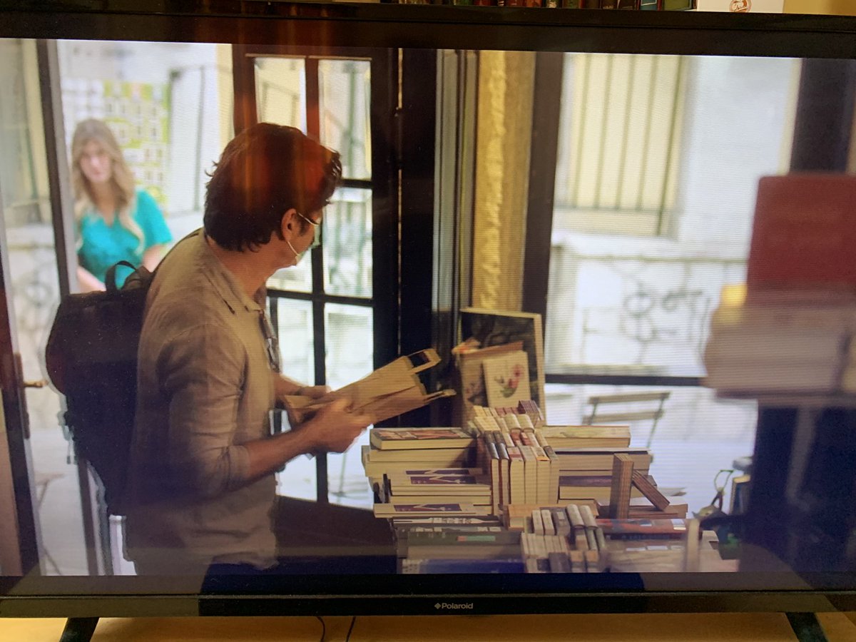 MelanieHewitt61's tweet photo. Our fab Plous bookshop where we gathered last September for our @CorfuArts author event is featured in the Greek @NetflixUK drama #maestroinblue @Isabelle_Broom @Freed_Donna @mandybaggot @JoySkye4 - what a gorgeous evening. Also catch this drama if you can. Corfu, Paxos - idyllic https://t.co/skpTCcQFKx