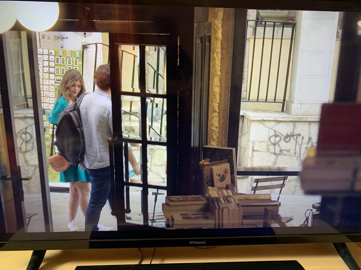 Our fab Plous bookshop where we gathered last September for our <a href="/CorfuArts/">Corfu Literary Festival 💙</a> author event is featured in the Greek <a href="/NetflixUK/">puɐlǝɹI ⅋ ʞꓵ xᴉlɟʇǝN</a> drama #maestroinblue <a href="/Isabelle_Broom/">Isabelle Broom</a> <a href="/Freed_Donna/">Donna Freed</a> <a href="/mandybaggot/">Mandy Baggot 🇬🇷🎄</a> <a href="/JoySkye4/">Joy Skye</a> - what a gorgeous evening. Also catch this drama if you can. Corfu, Paxos - idyllic