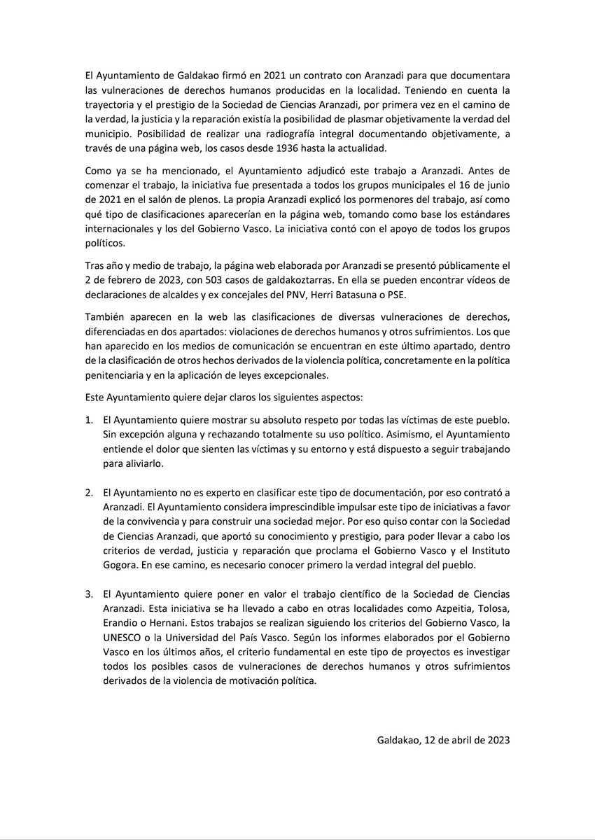 iharriandiaga's tweet photo. Elkarbizitzaren alde lanean jarraituko dugu, hori baita gure ardura. Sortu den polemikaren harira, hurrengoa adierazi nahi dut:

Seguiremos trabajando por la convivencia, ya que es nuestra responsabilidad. A raíz de la polémica generada, quiero transmitir lo siguiente: https://t.co/DNHc8TkfxB