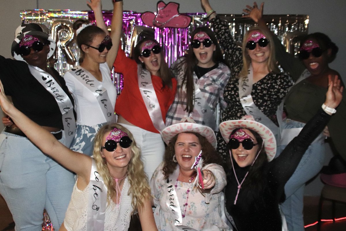 𝔹𝕒𝕔𝕙𝕖𝕝𝕠𝕣𝕖𝕥𝕥𝕖

This disco cowgirls is ready to get married and we had so much fun at our last girls night before getting married to our sleep, Soetdorings. 🩷🪩💚🪩🩷🪩💚🪩                                        

☁🎀☁🎀☁🎀
#mynwu
#mystudent
#diepienkkoshuis