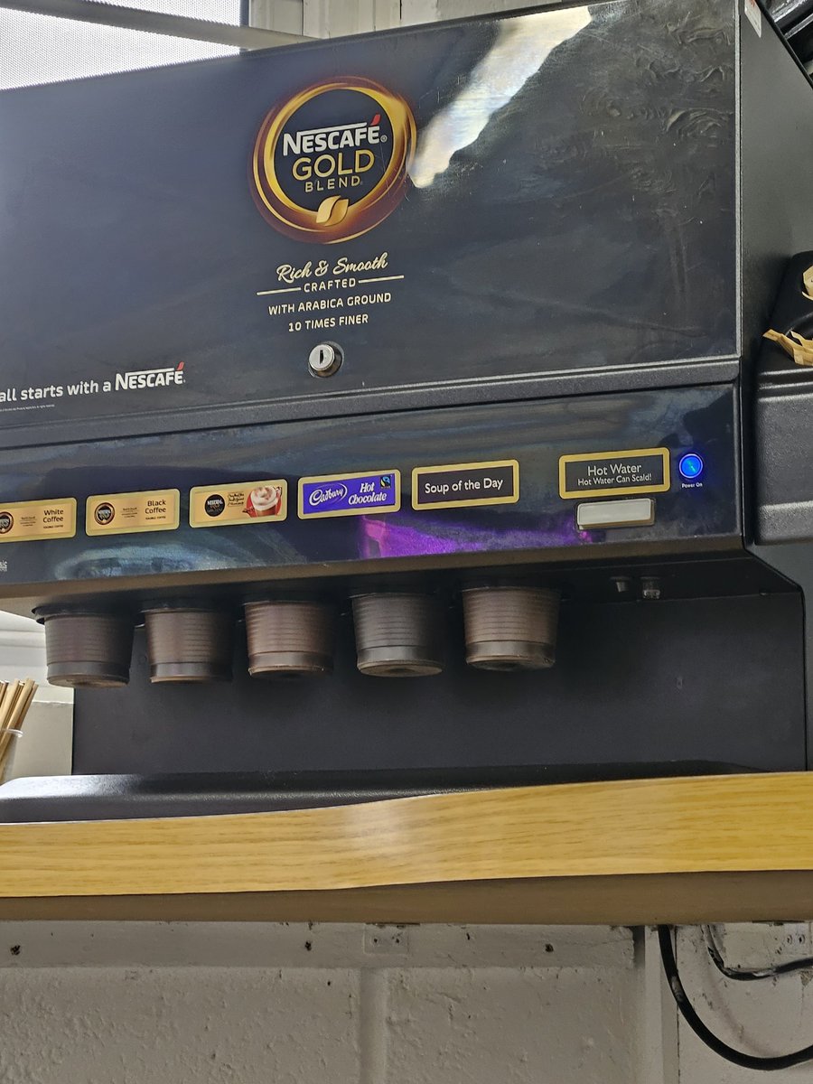 keithgbrewer's tweet photo. My local Tyre garage is offering Soup of the Day https://t.co/gWU5Id7ZNb