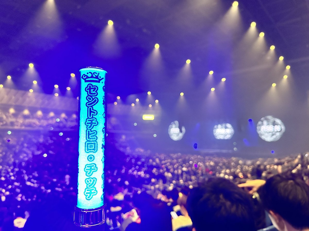 BiSHTakuTaku's tweet photo. UVERとの対バン楽しかった〜✨✨
タクヤのジャイキラは最高だったわ😊
キンブレ初お披露目出来たしやっぱりライブ楽しいね✨
#BiSH対バン #UVERBiSH https://t.co/ROeI41GNUu