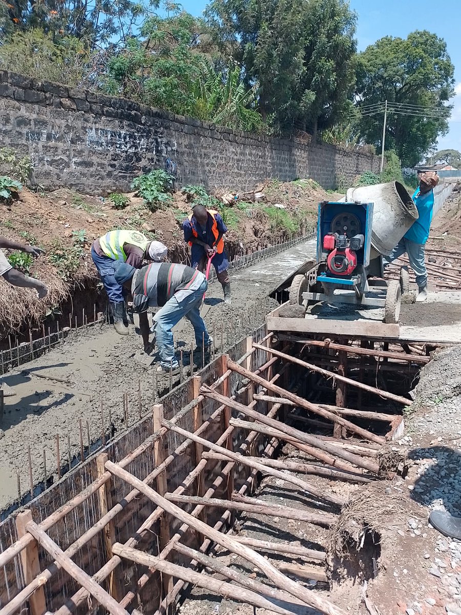 NakuruCountyGov's tweet image. Drainage works ongoing in Nakuru City.
#FocusedOnServiceDelivery