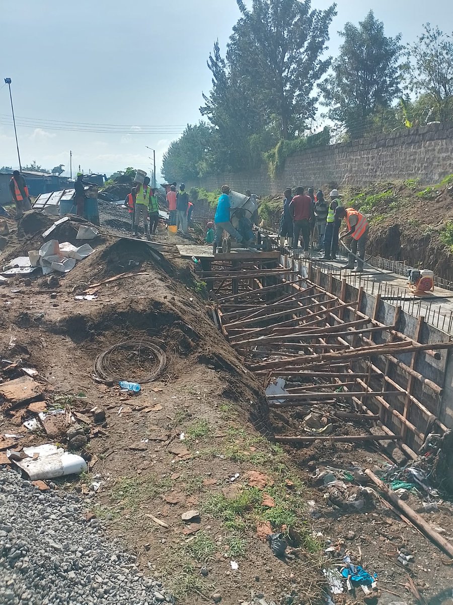 NakuruCountyGov's tweet image. Drainage works ongoing in Nakuru City.
#FocusedOnServiceDelivery