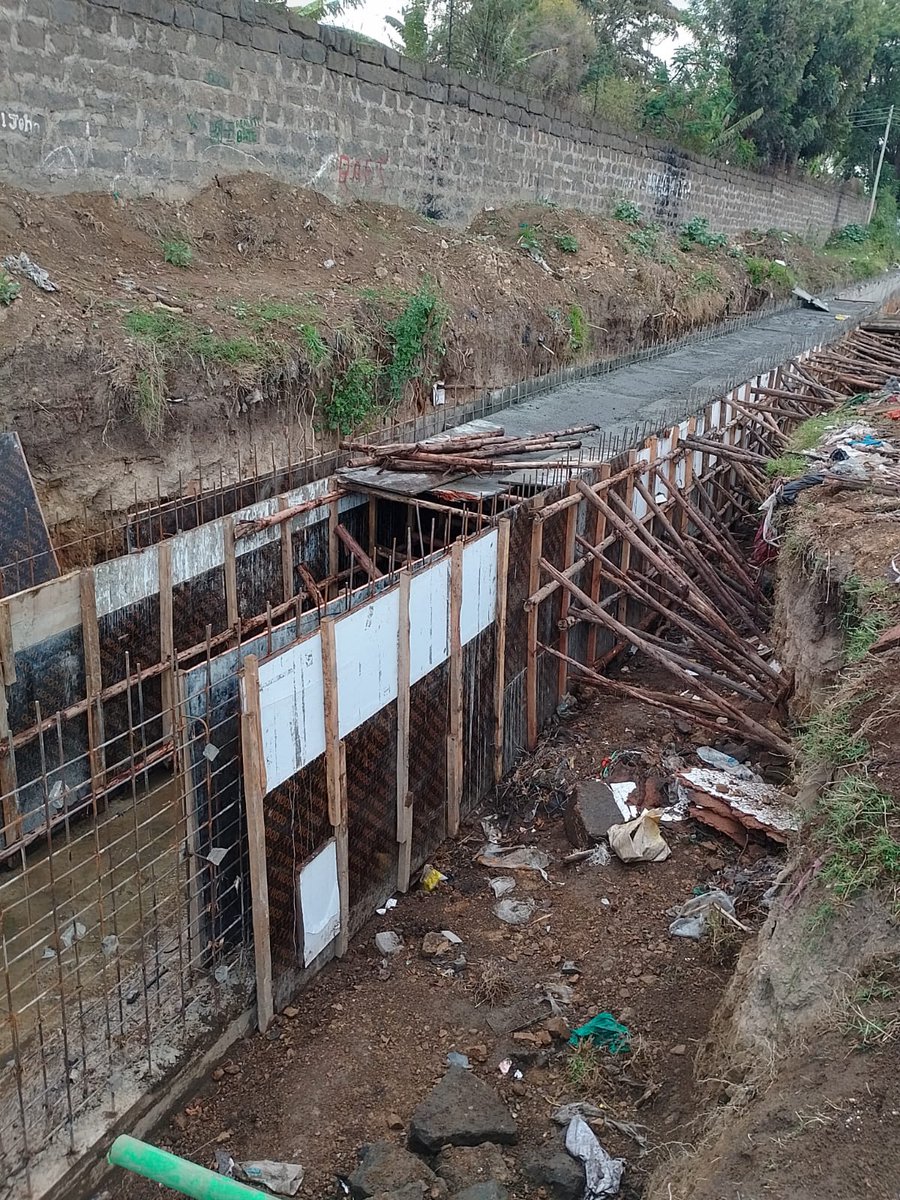 NakuruCountyGov's tweet image. Drainage works ongoing in Nakuru City.
#FocusedOnServiceDelivery