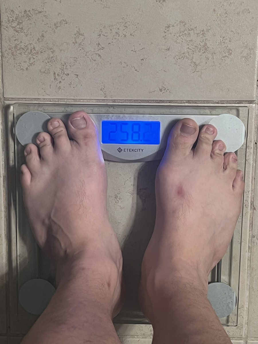 TheRealHKT's tweet image. Down another 5lbs, man I’m so proud of myself for all the hard work I’ve put in, it’s been a hell of a roller coaster from day 1, I’m so close to 100lbs down, it’s unbelievable tbh, I’m so glad I started this journey, but I still got work to do 🙏🏻💪🏻🥹 #optavia #weightlossjourney