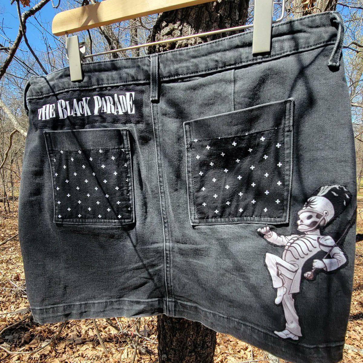 altrn8v_'s tweet photo. MCR custom denim skirt- Size 12 skirt
•
Highest bid at: $60
•
(Place bids in comments) https://t.co/DTyYhqu3Wc